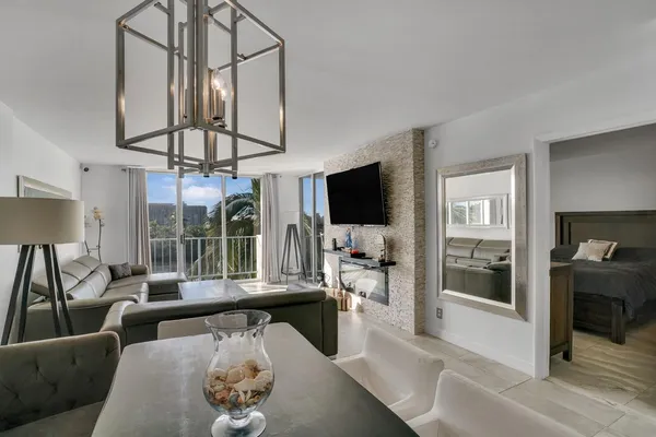 $349,000 | 1609 North Riverside Drive, Unit 304, Pompano Beach, FL 33062