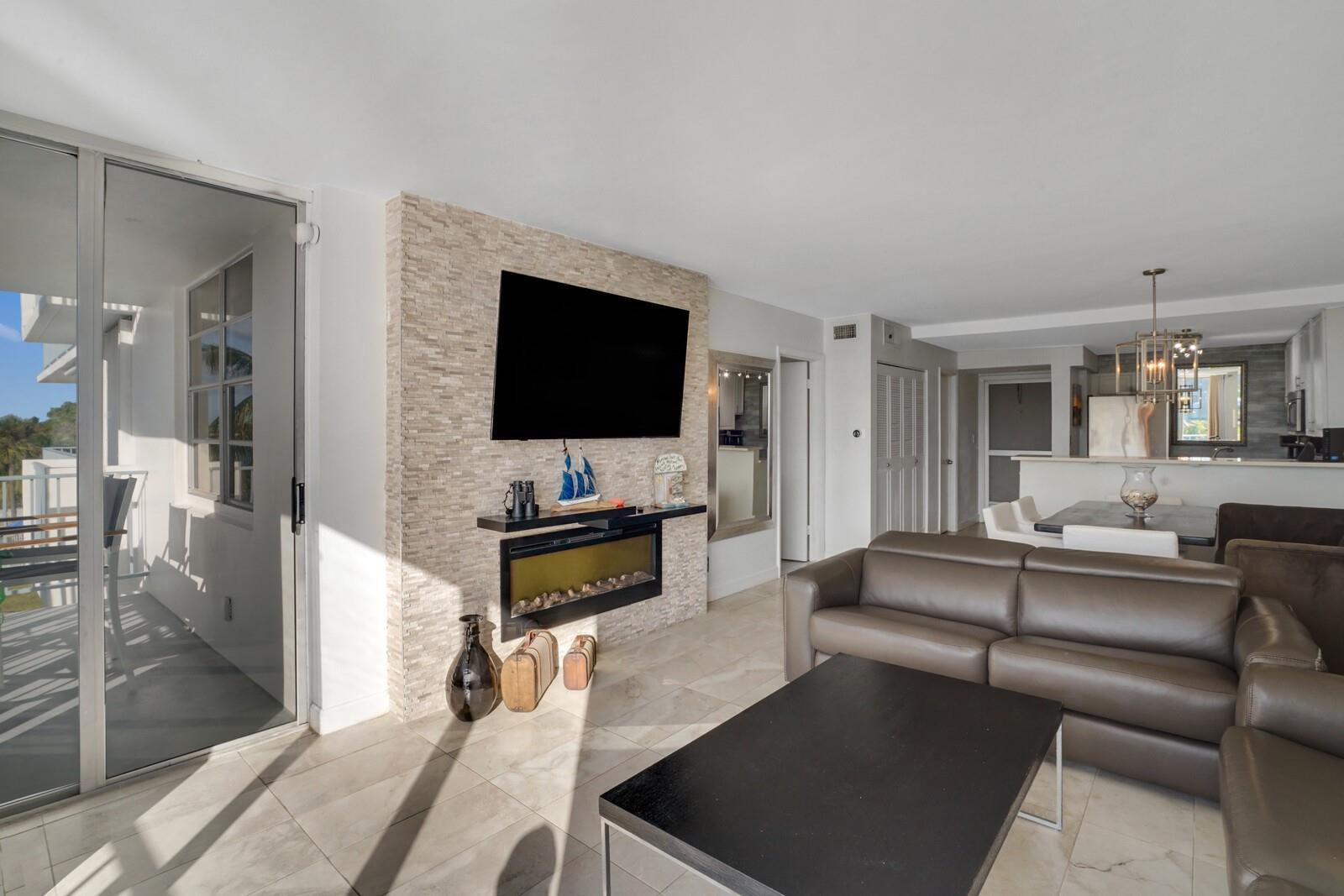 1609 North Riverside Drive, Unit 304 Pompano Beach, FL 33062 - Photo 17 of 39 Photo 17