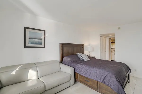 $349,000 | 1609 North Riverside Drive, Unit 304, Pompano Beach, FL 33062