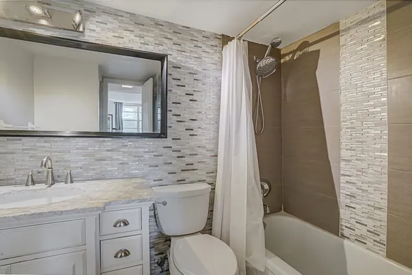 $349,000 | 1609 North Riverside Drive, Unit 304, Pompano Beach, FL 33062