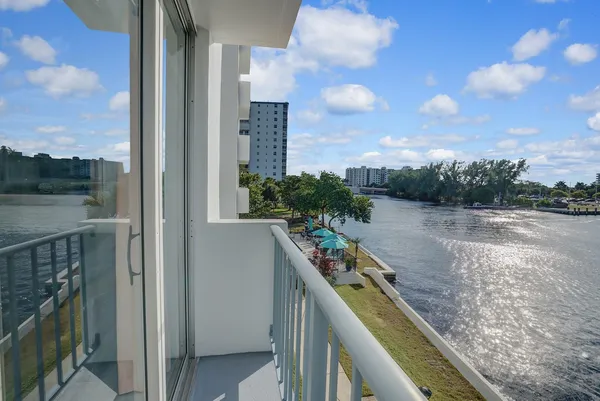 $349,000 | 1609 North Riverside Drive, Unit 304, Pompano Beach, FL 33062
