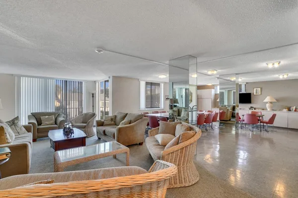 $349,000 | 1609 North Riverside Drive, Unit 304, Pompano Beach, FL 33062