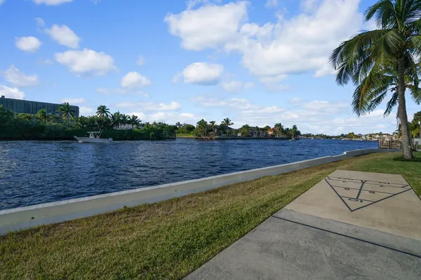 $349,000 | 1609 North Riverside Drive, Unit 304, Pompano Beach, FL 33062