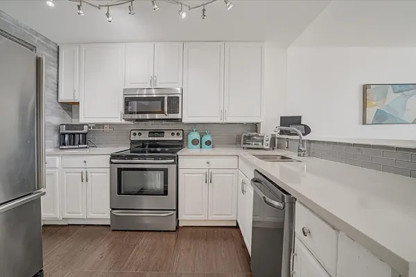 $349,000 | 1609 North Riverside Drive, Unit 304, Pompano Beach, FL 33062