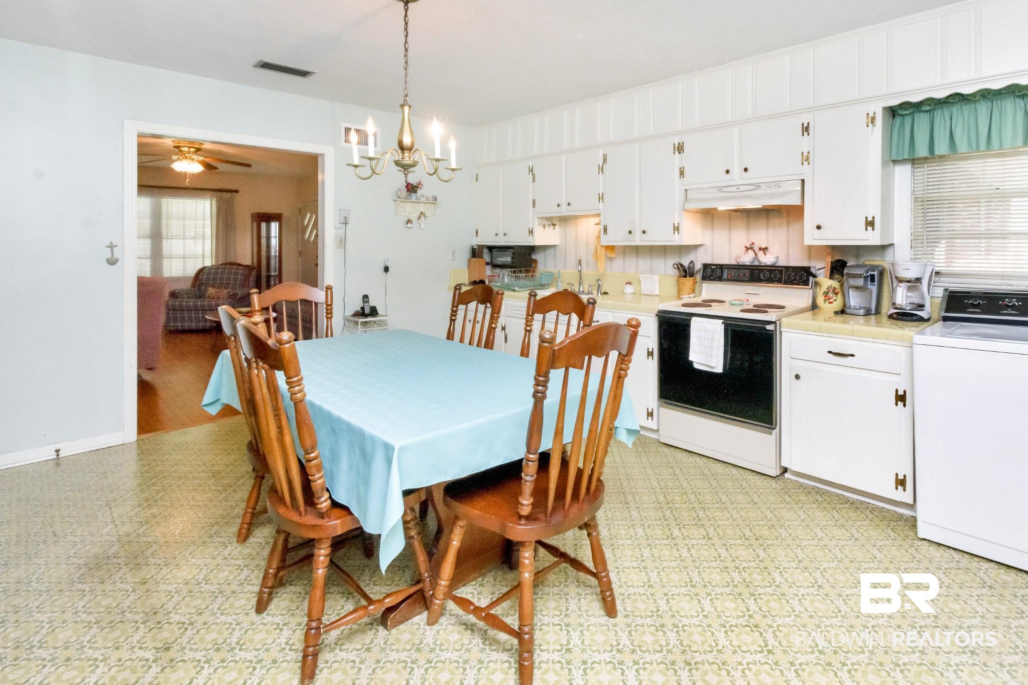 703 Magnolia Road Mobile, AL 36606 - Photo 6 of 26