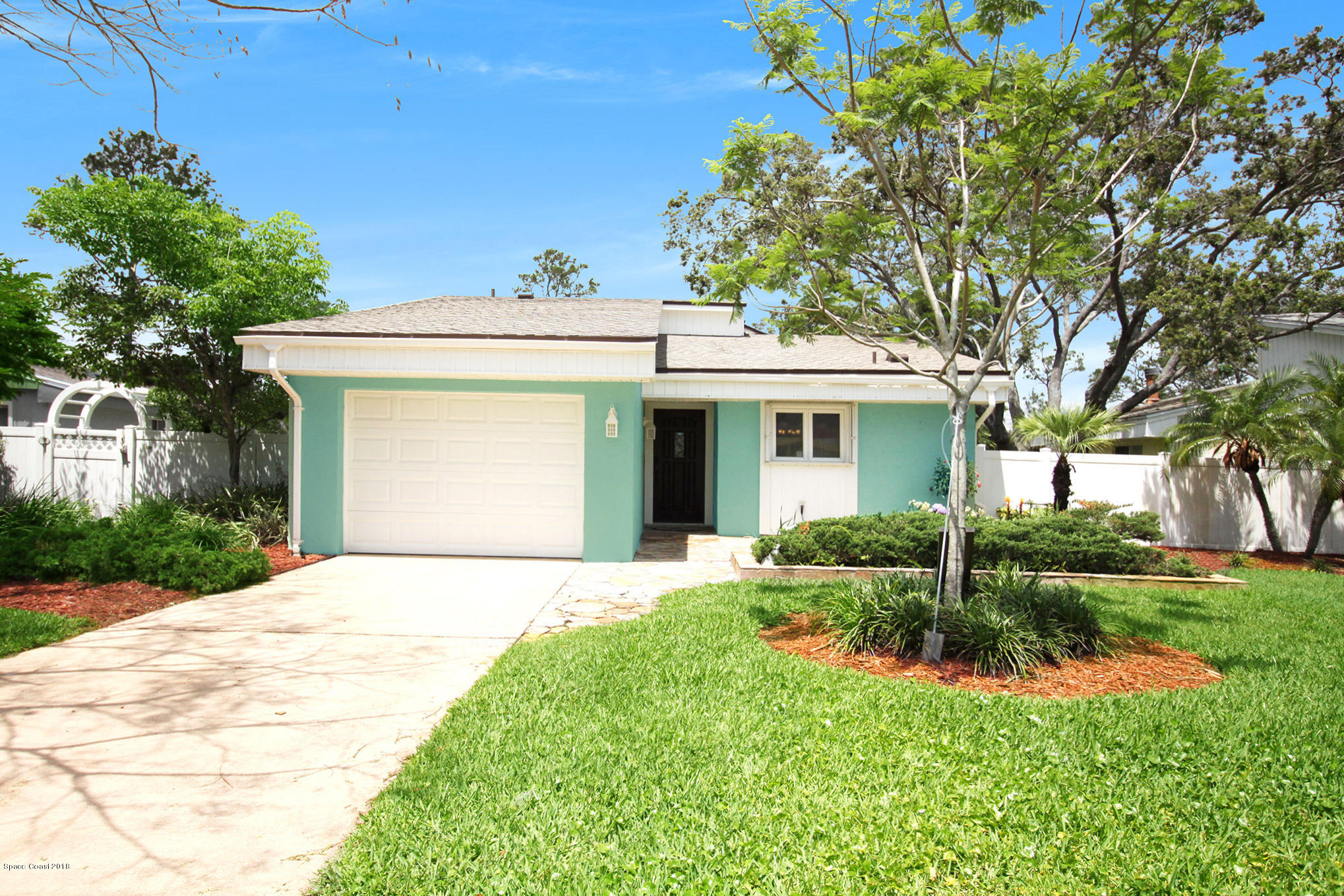 412 Myrtlewood Road Melbourne, FL 32940 - Photo 2 of 26 IMG_0037