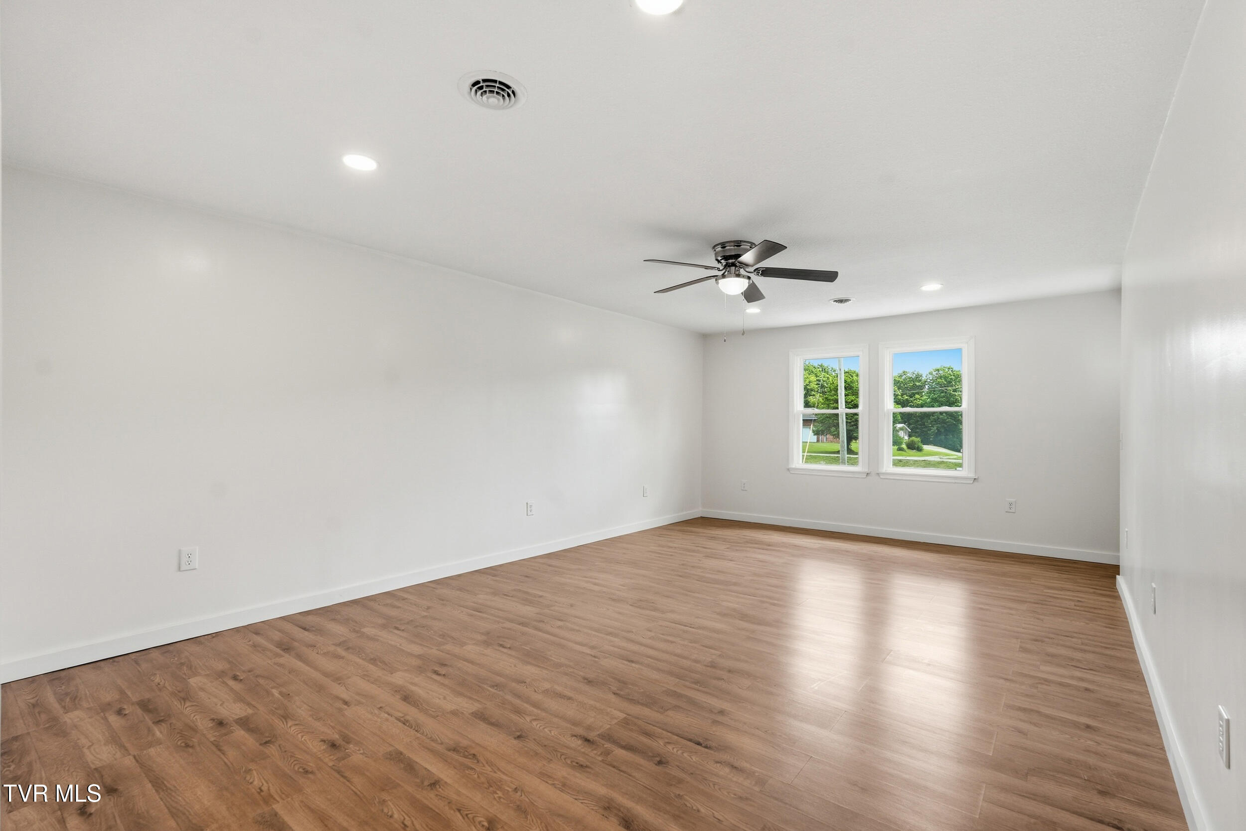 2911 Dungannon Road Coeburn, VA 24230 - Photo 30 of 35 30_2911 dungannon rd-23