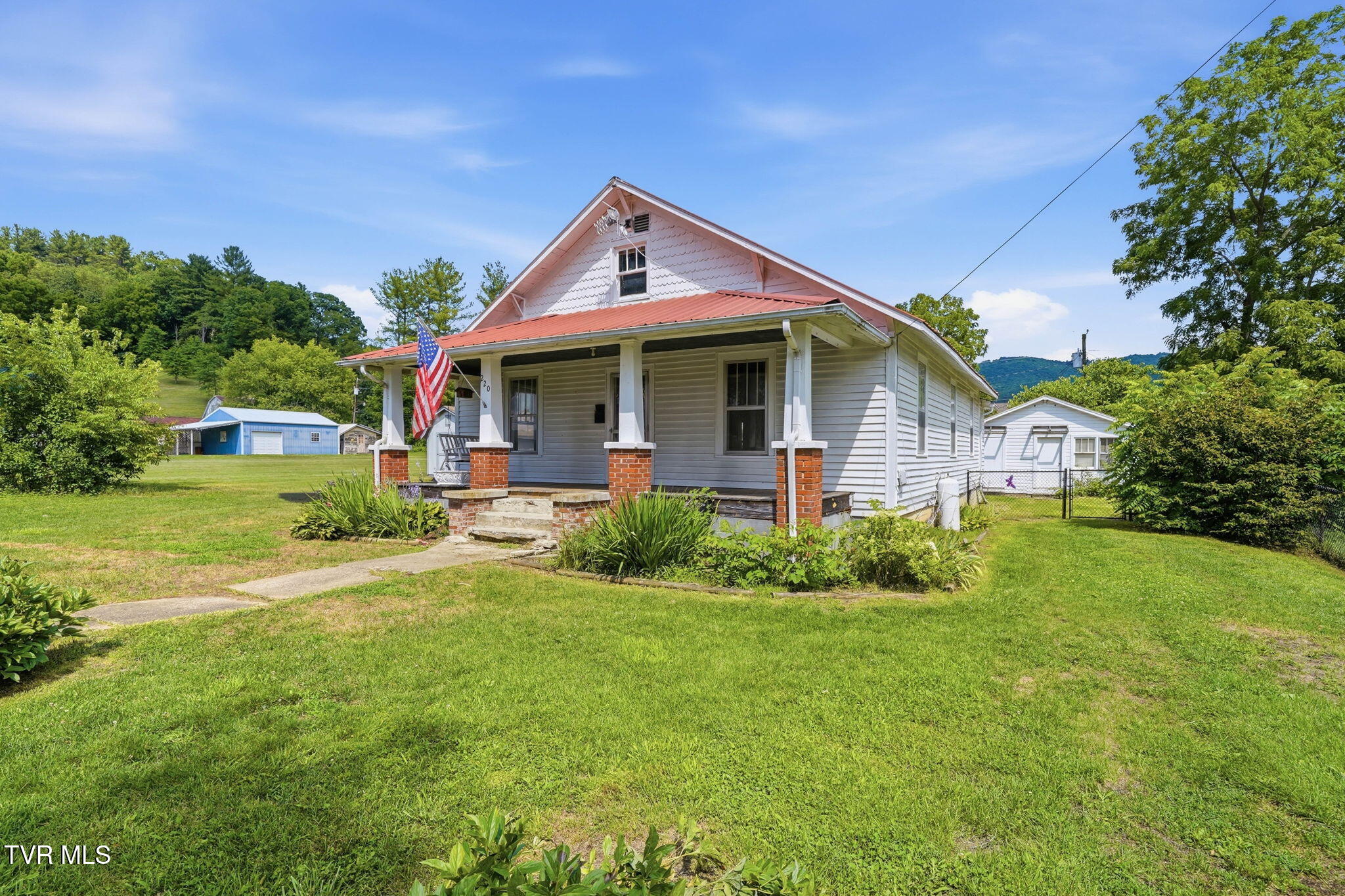 220 North Reece Avenue Mountain City, TN 37683 - Photo 30 of 44 EXTERIOR 1