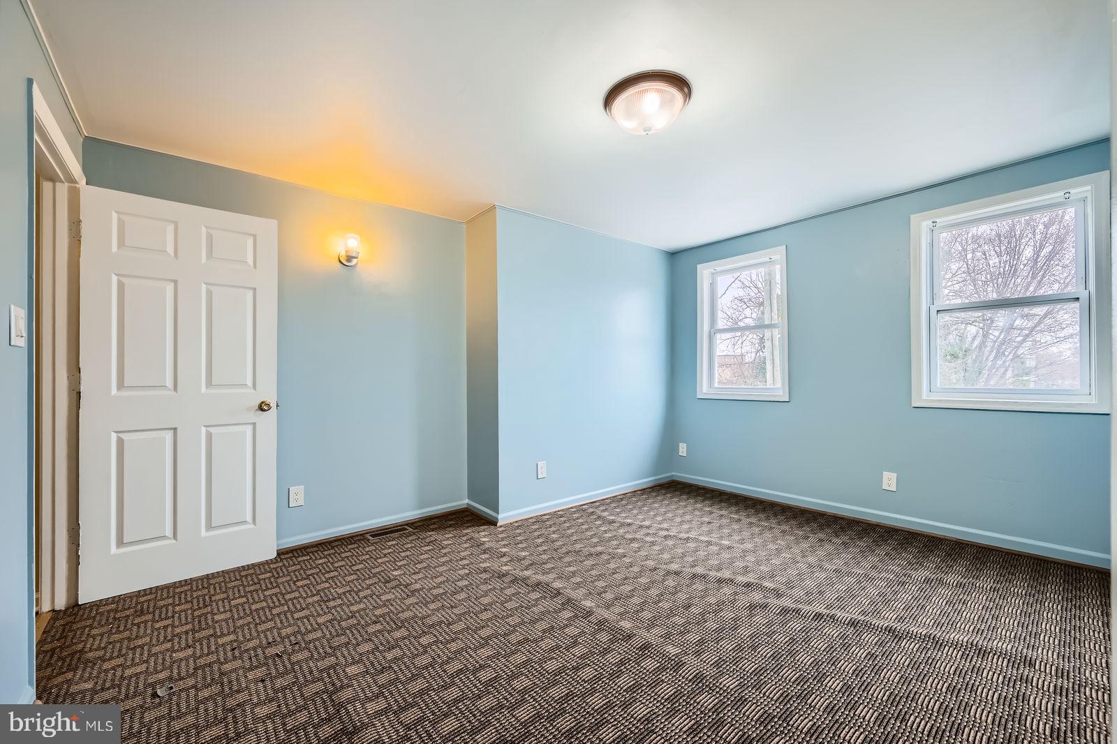 2015 East North Avenue Baltimore, MD 21213 - Photo 23 of 34 a view of an empty room with a window