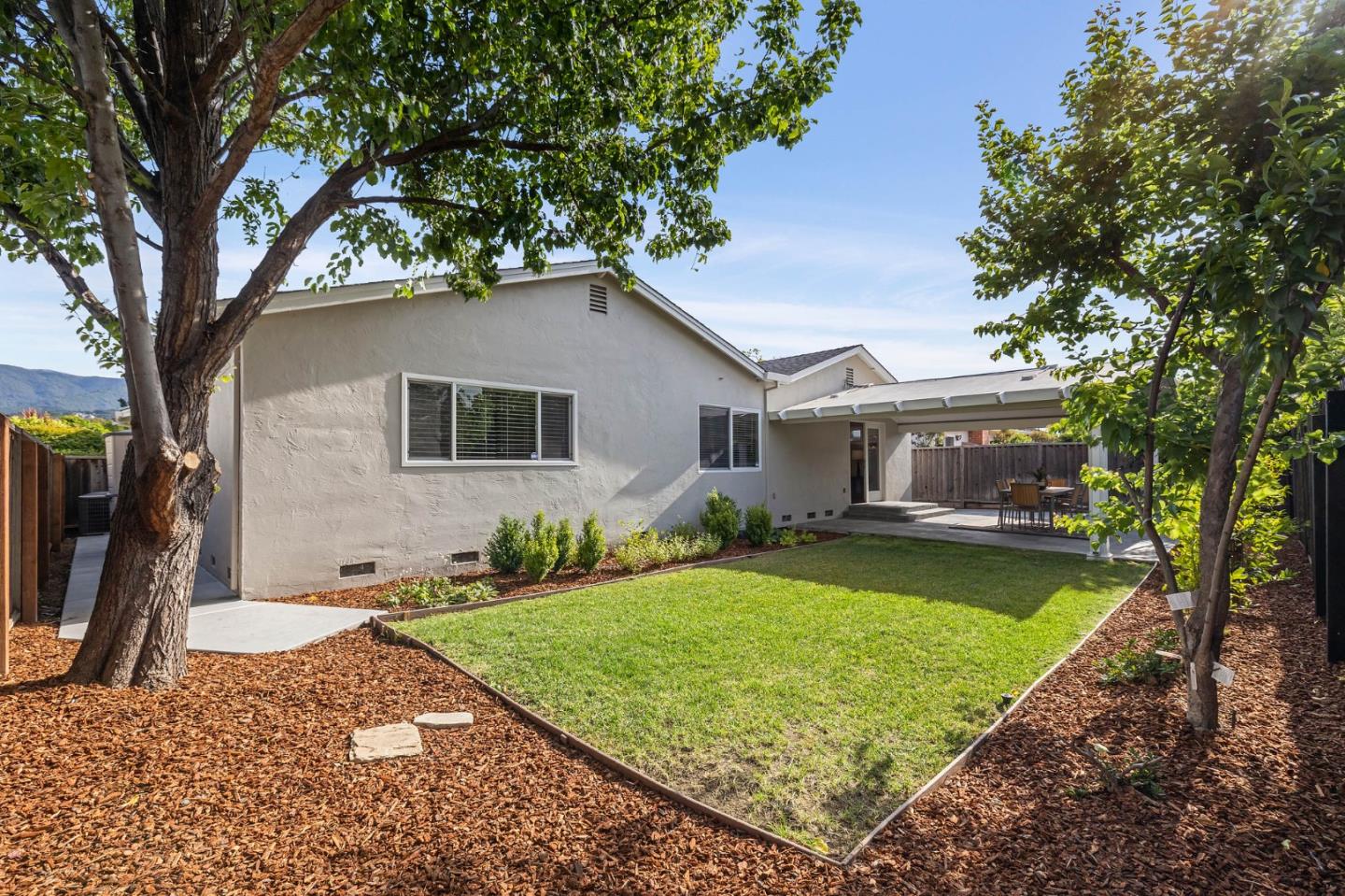 5236 Roxanne Drive San Jose, CA 95124 - Photo 33 of 35 a front view of a house with garden
