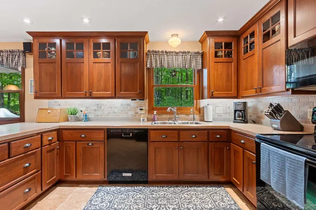 $549,900 | 5495 Maple Heights Circle East, Sturgeon Bay, WI 54235