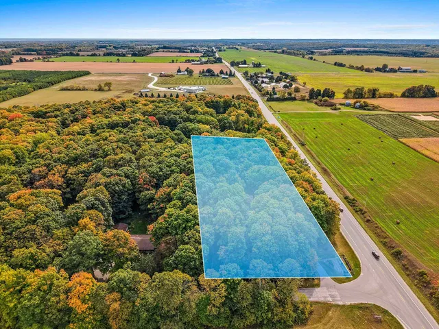 $549,900 | 5495 Maple Heights Circle East, Sturgeon Bay, WI 54235