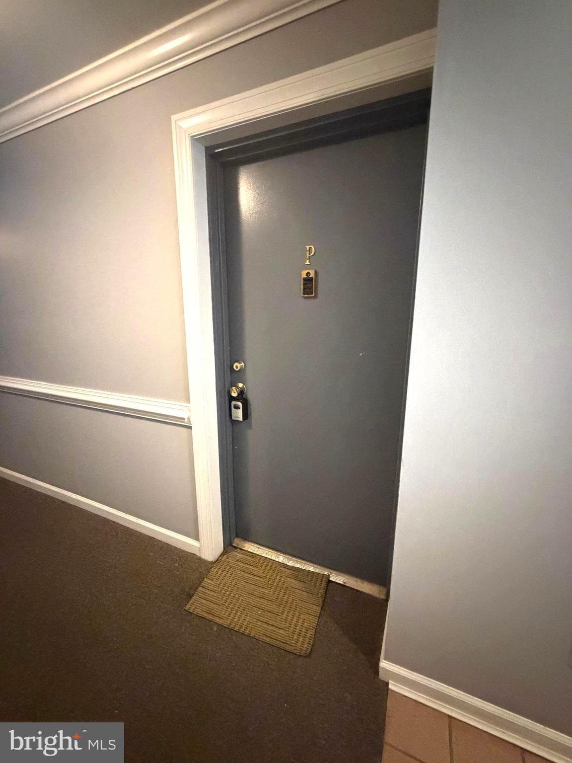 5816 Royal Ridge Drive, Unit P Springfield, VA 22152 - Photo 3 of 28 Unit P
