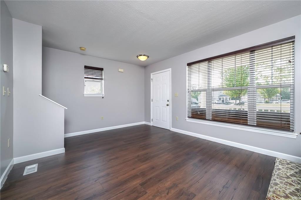 926 Etna Circle McKees Rocks, PA 15136 - Photo 6 of 20 Gallery Image 6