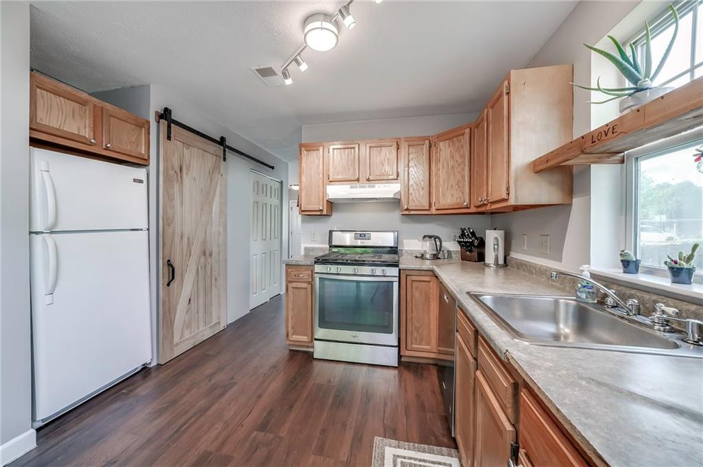 926 Etna Circle McKees Rocks, PA 15136 - Photo 8 of 20 Gallery Image 8