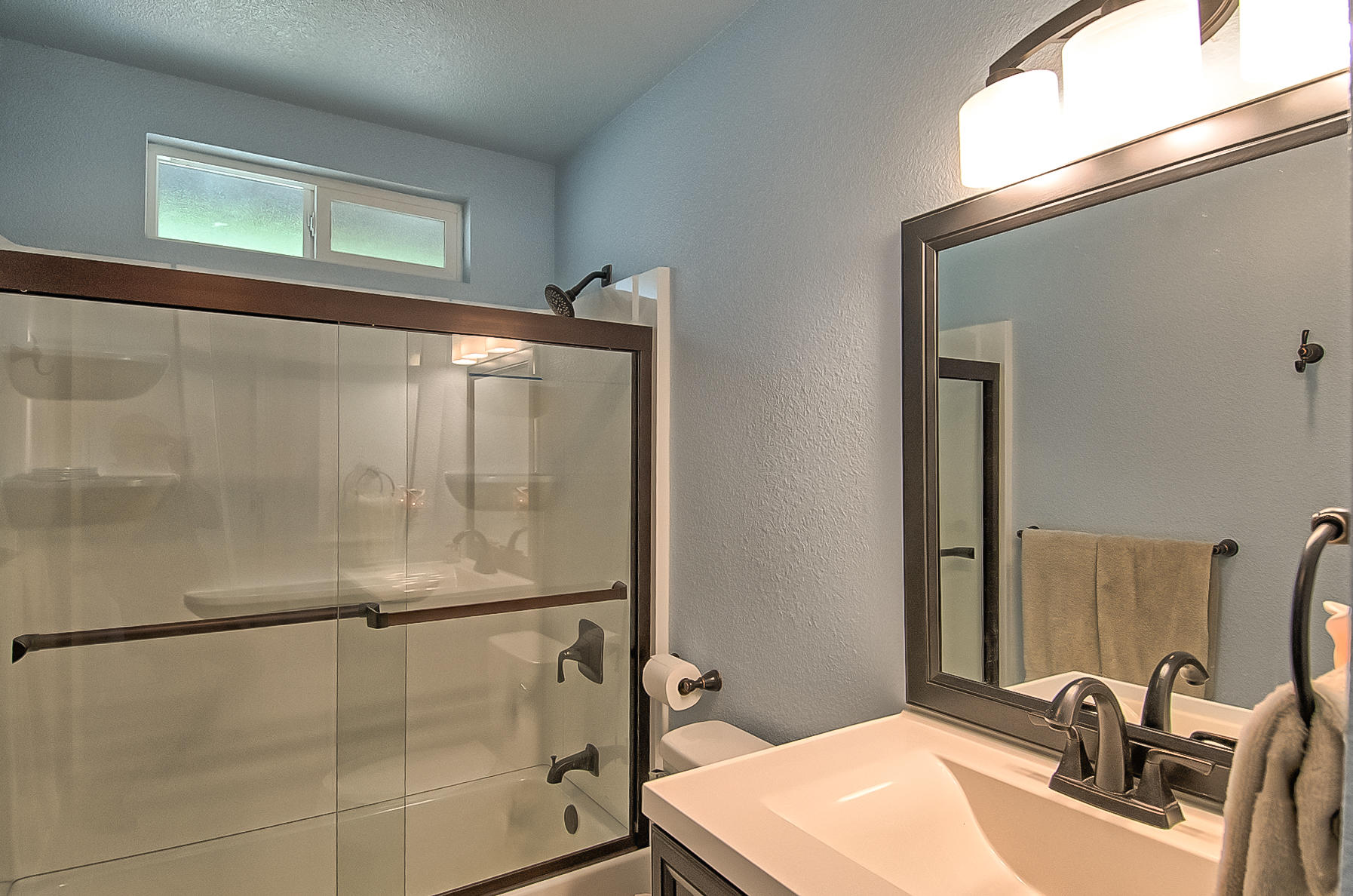 5441 East Bonnyview Road Redding, CA 96001 - Photo 17 of 29 Updated Hall Bath