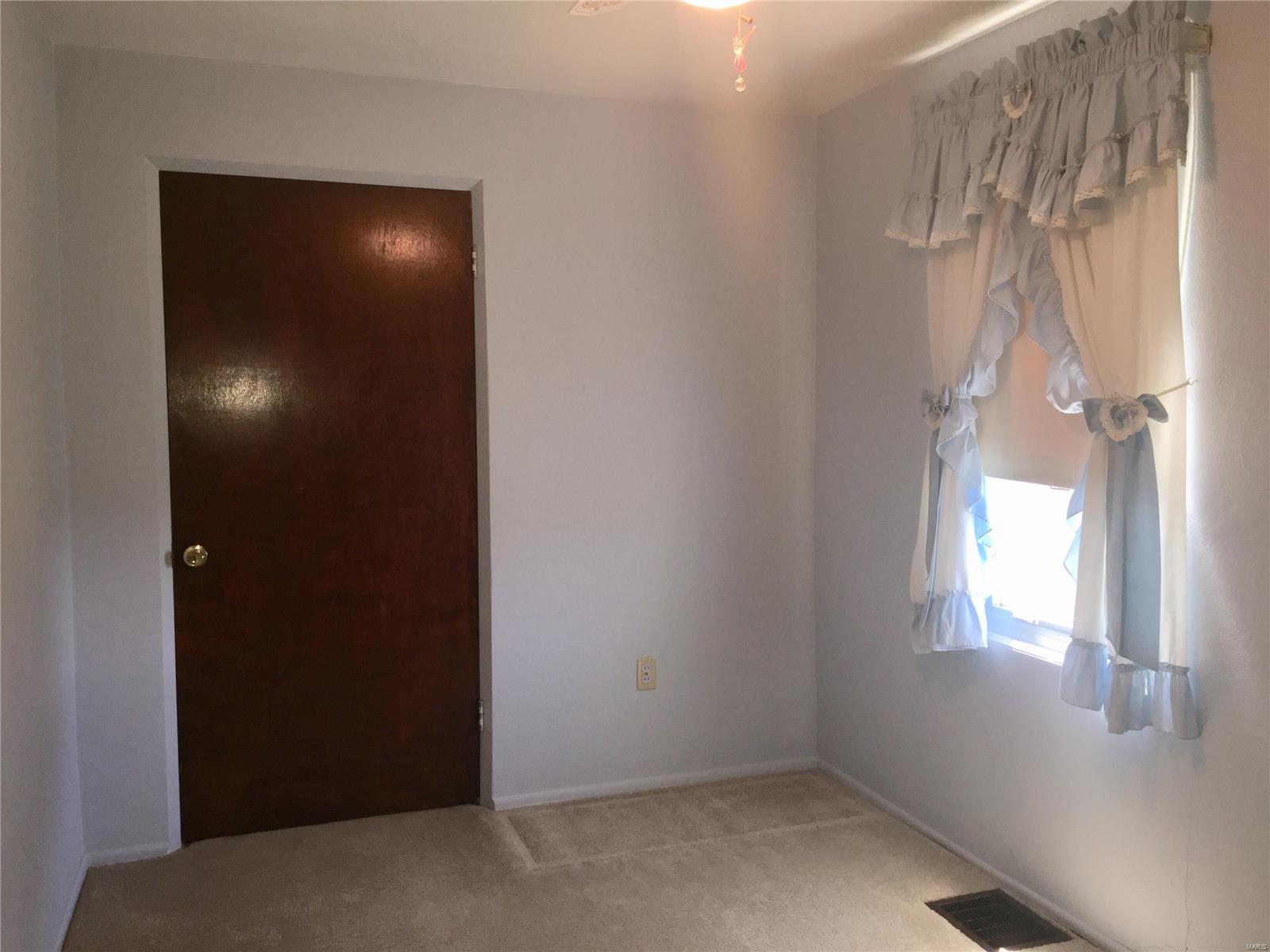 814 South Maple Brighton, IL 62012 - Photo 14 of 21 Gallery Image 14