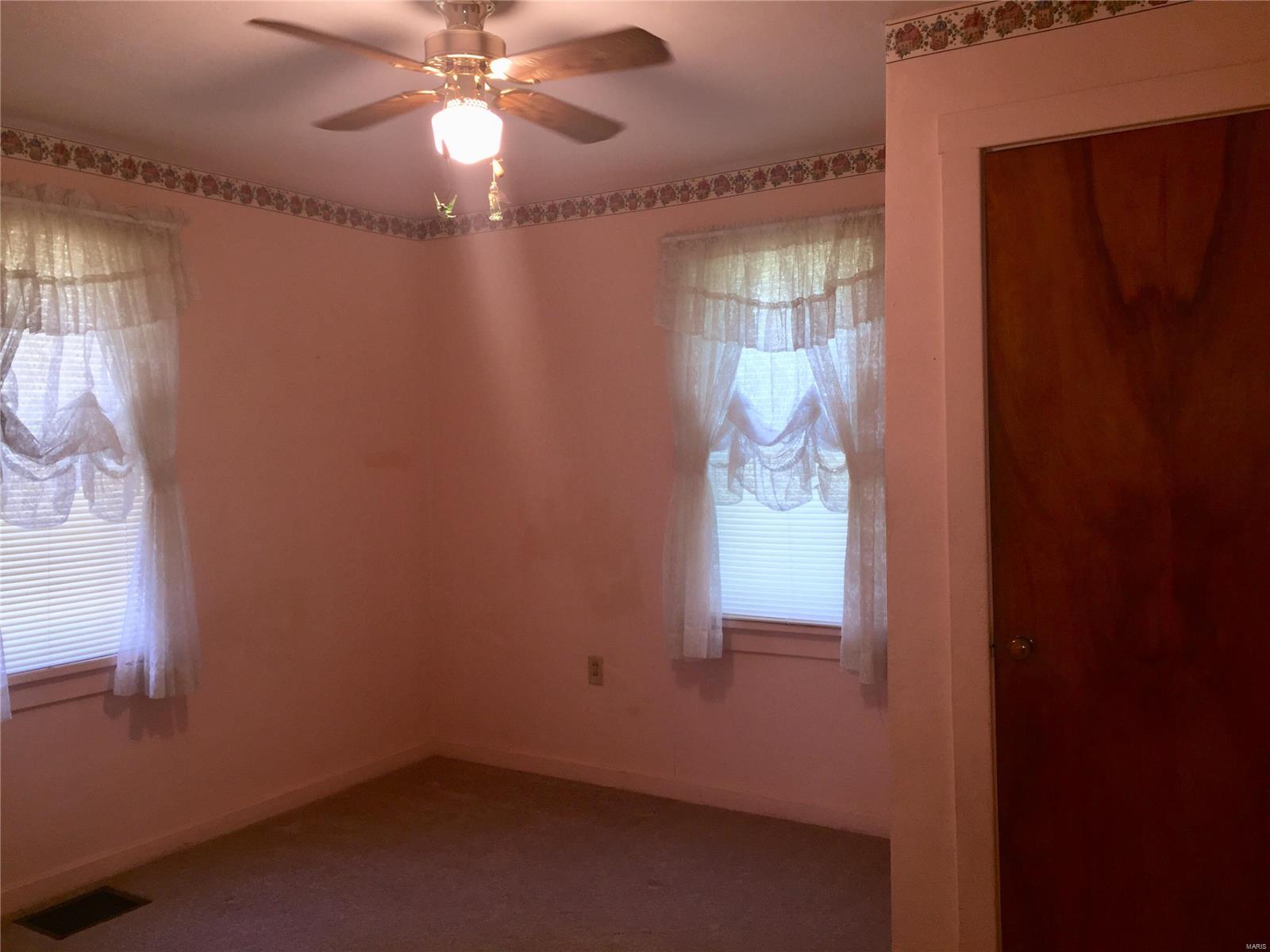 814 South Maple Brighton, IL 62012 - Photo 15 of 21 Gallery Image 15