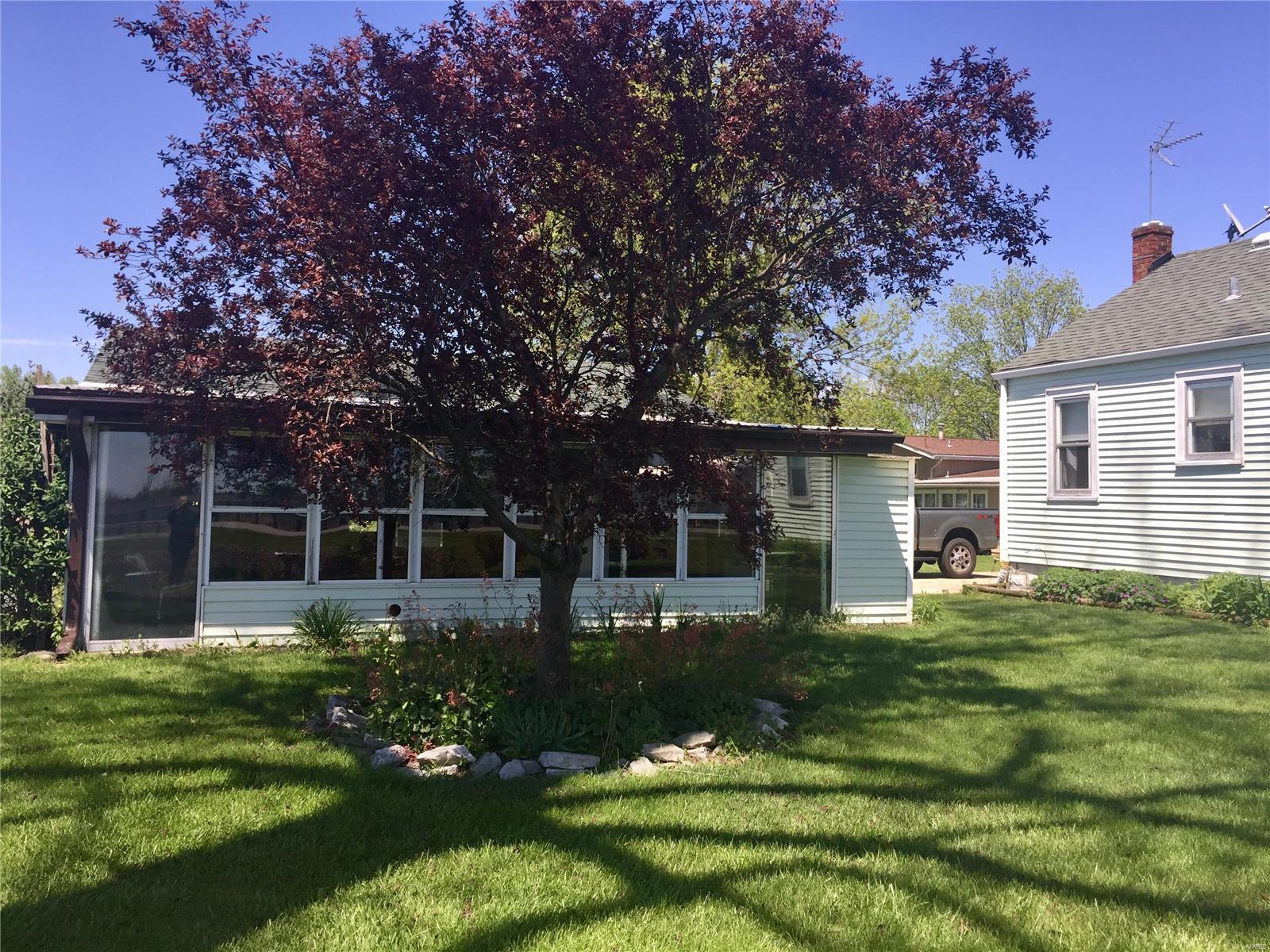 814 South Maple Brighton, IL 62012 - Photo 7 of 21 Gallery Image 7