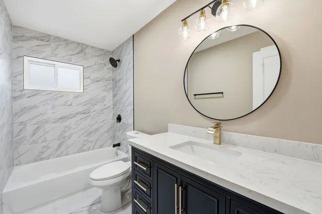 $439,900 | 703 North Whitcomb Drive, Palatine, IL 60074