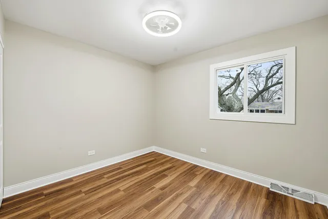 $439,900 | 703 North Whitcomb Drive, Palatine, IL 60074