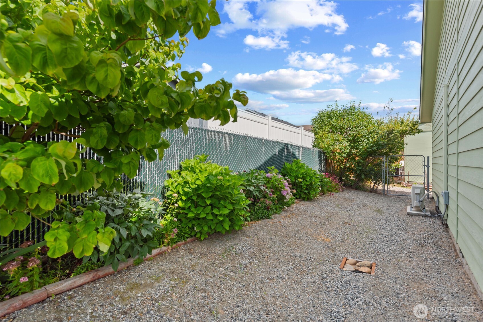 1010 Crest Loop Entiat, WA 98822 - Photo 7 of 35