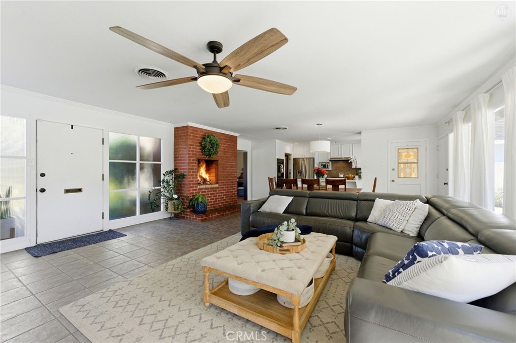 4374 Ramona Drive Riverside, CA 92506 - Photo 6 of 54