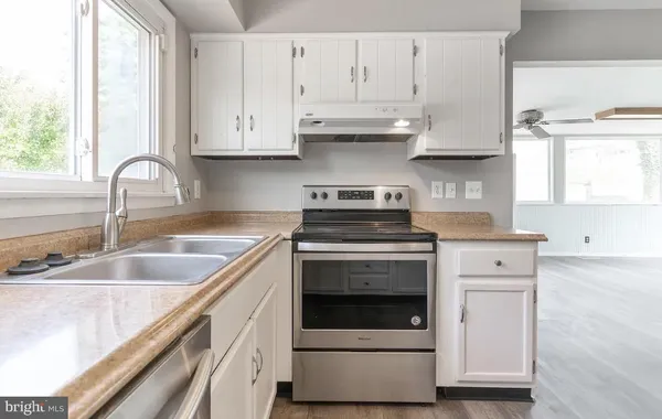 $2,850 | 438 Bloomsbury Avenue, Baltimore, MD 21228
