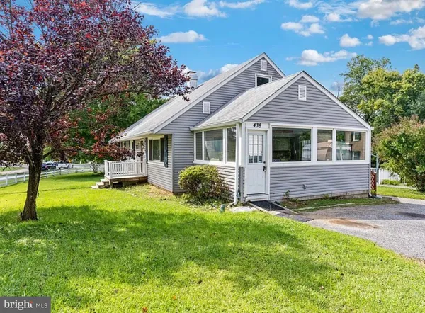 $2,850 | 438 Bloomsbury Avenue, Baltimore, MD 21228