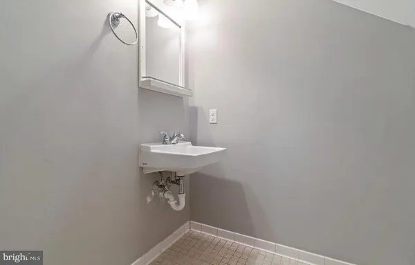 $2,850 | 438 Bloomsbury Avenue, Baltimore, MD 21228