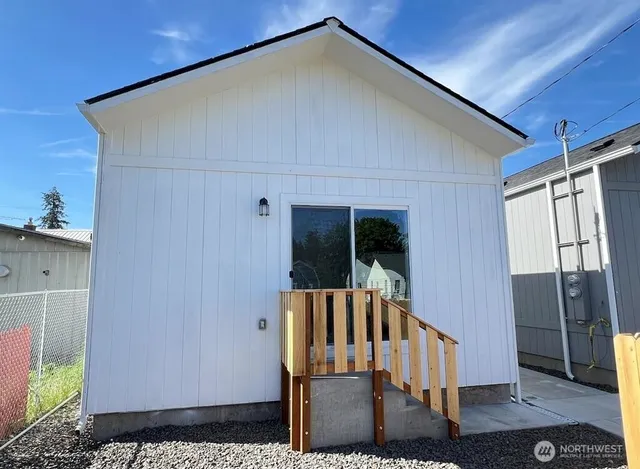 $1,955,600 | 1912-1918 West Buckeye Avenue, Spokane, WA 99205