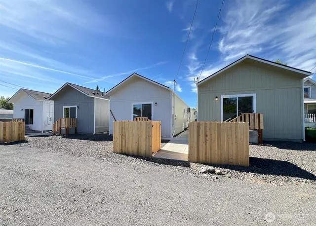 $1,955,600 | 1912-1918 West Buckeye Avenue, Spokane, WA 99205