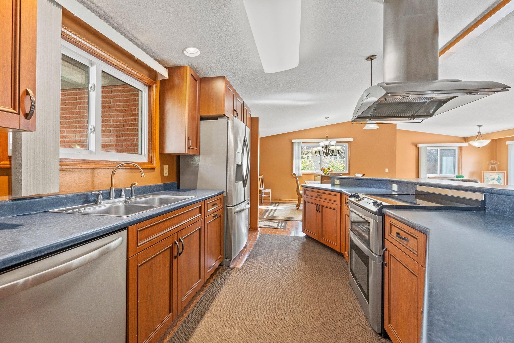 4902 Stratford Road Fort Wayne, IN 46807 - Photo 5 of 36