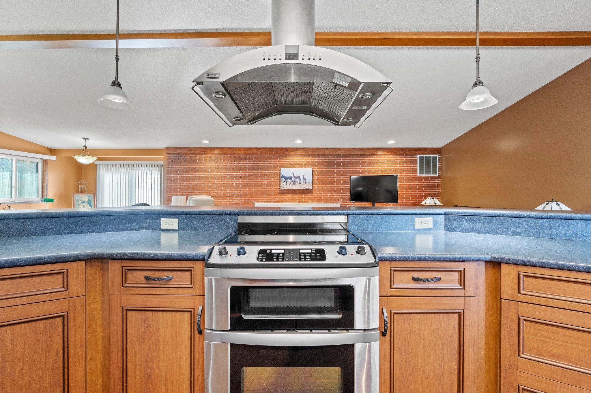 4902 Stratford Road Fort Wayne, IN 46807 - Photo 8 of 36