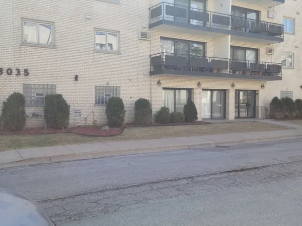 $170,000 | 8035 O Connor Drive, Unit 2E, River Grove, IL 60171