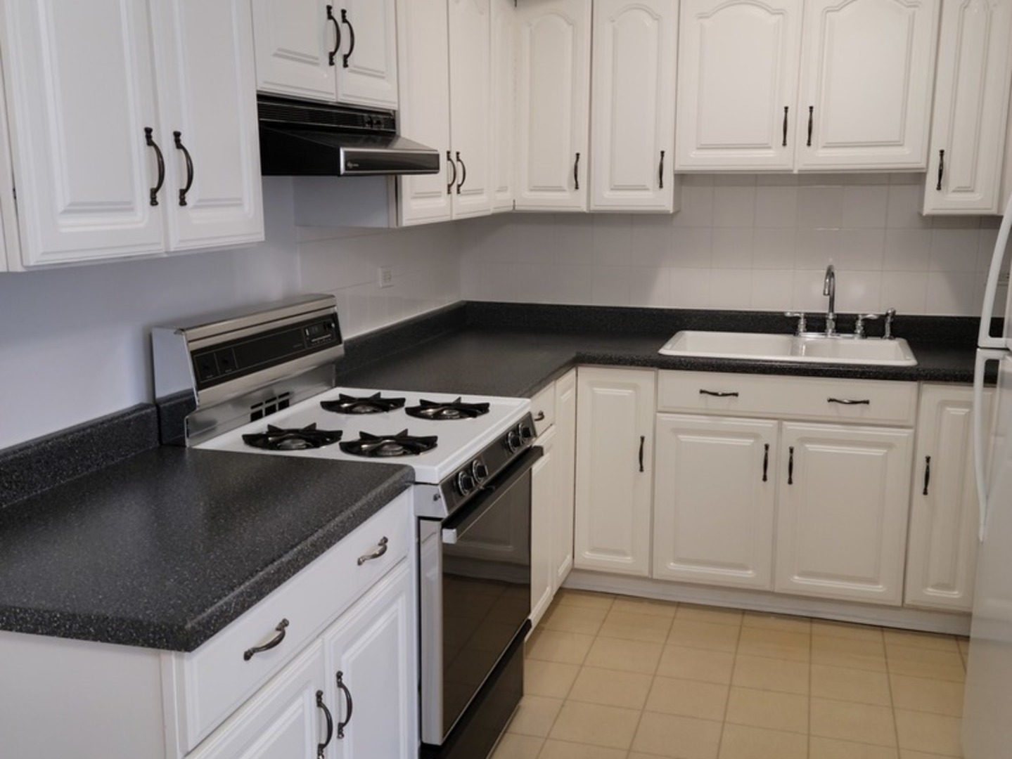 8035 O Connor Drive, Unit 2E River Grove, IL 60171 - Photo 6 of 13