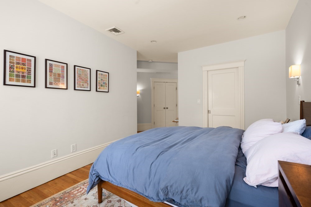 8 Colbourne Crescent, Unit 3 Brookline, MA 02445 - Photo 23 of 42
