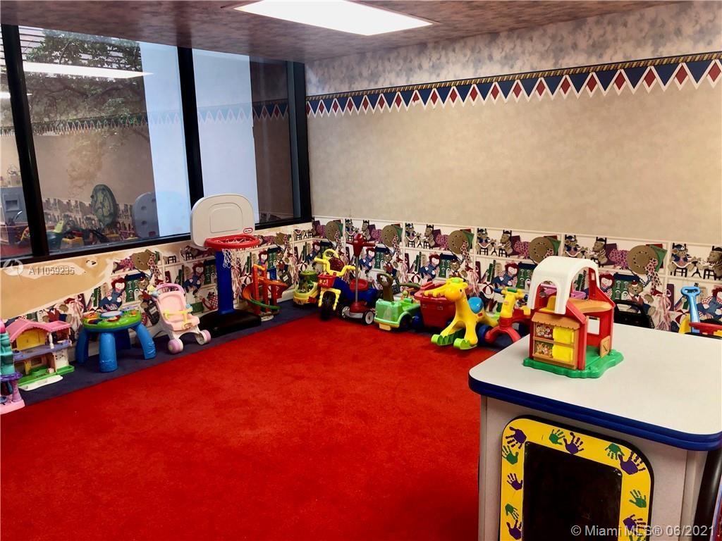 520 Brickell Key Drive, Unit C425 Miami, FL 33131 - Photo 14 of 21