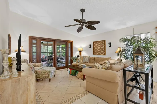 $2,400 | 29 San Jose Drive, Palm Coast, FL 32137