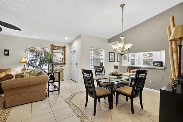$2,400 | 29 San Jose Drive, Palm Coast, FL 32137