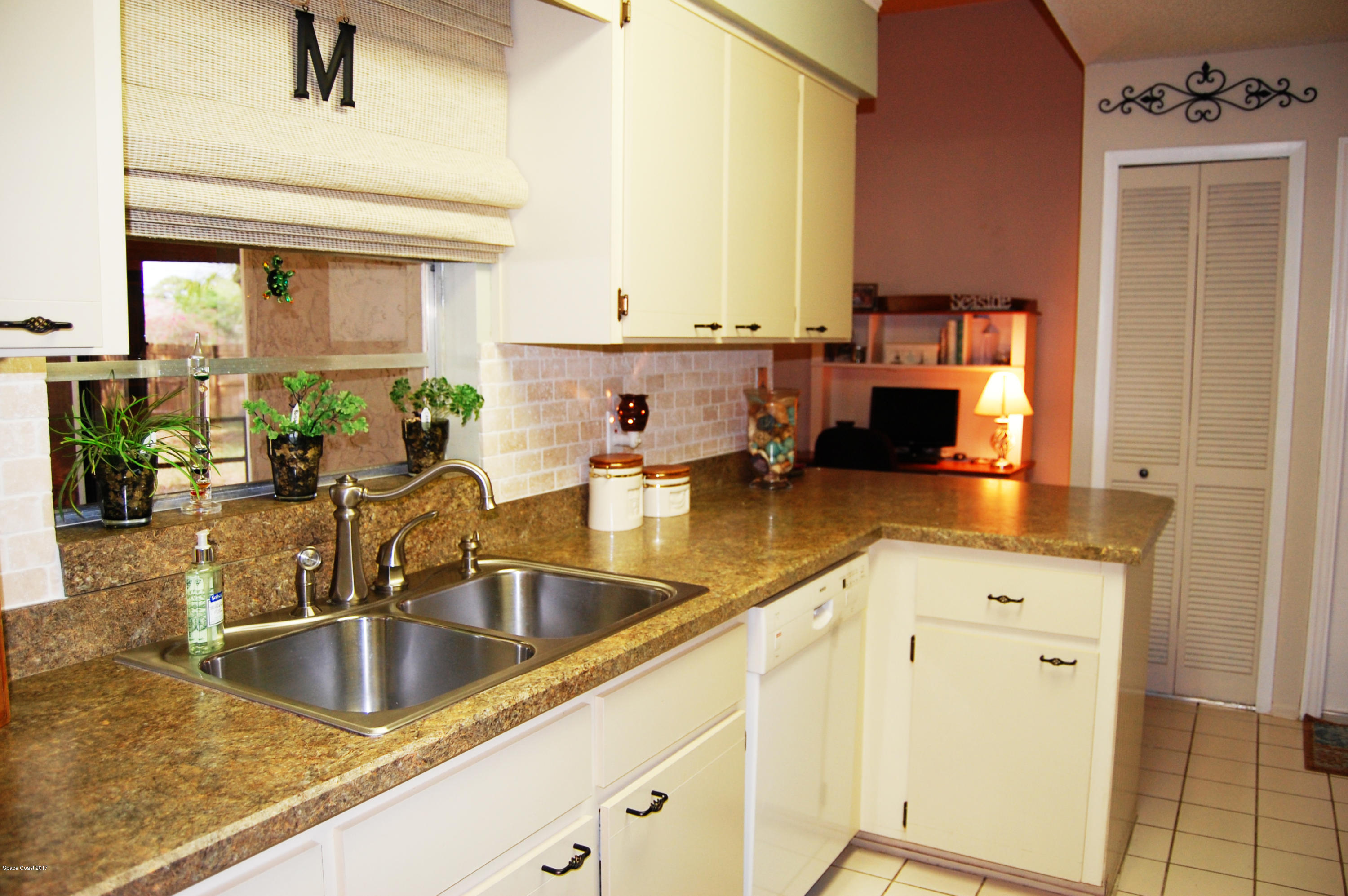3492 Echo Ridge Place Cocoa, FL 32926 - Photo 6 of 24 Kitchen