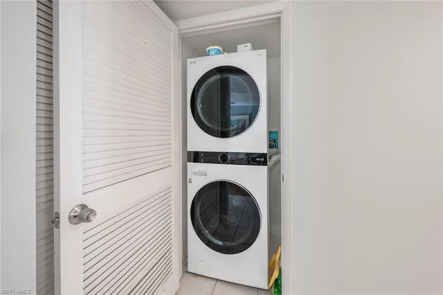 $339,000 | 2922 Kings Lake Boulevard, Unit 2922, Naples, FL 34112