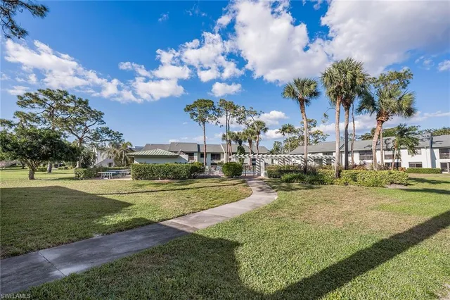$339,000 | 2922 Kings Lake Boulevard, Unit 2922, Naples, FL 34112