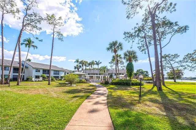 $339,000 | 2922 Kings Lake Boulevard, Unit 2922, Naples, FL 34112