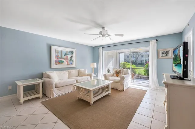 $339,000 | 2922 Kings Lake Boulevard, Unit 2922, Naples, FL 34112