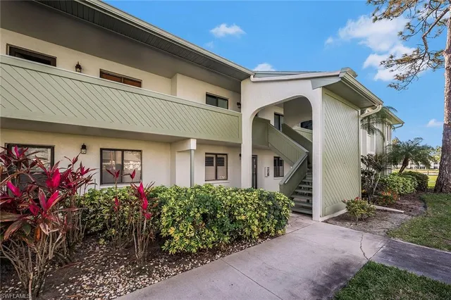 $339,000 | 2922 Kings Lake Boulevard, Unit 2922, Naples, FL 34112