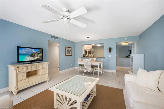 $339,000 | 2922 Kings Lake Boulevard, Unit 2922, Naples, FL 34112