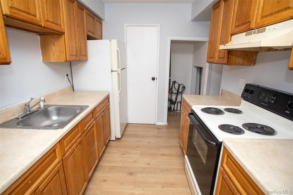 5 Ethan Allen Court Ridge, NY 11961 - Photo 9 of 11 Gallery Image 9