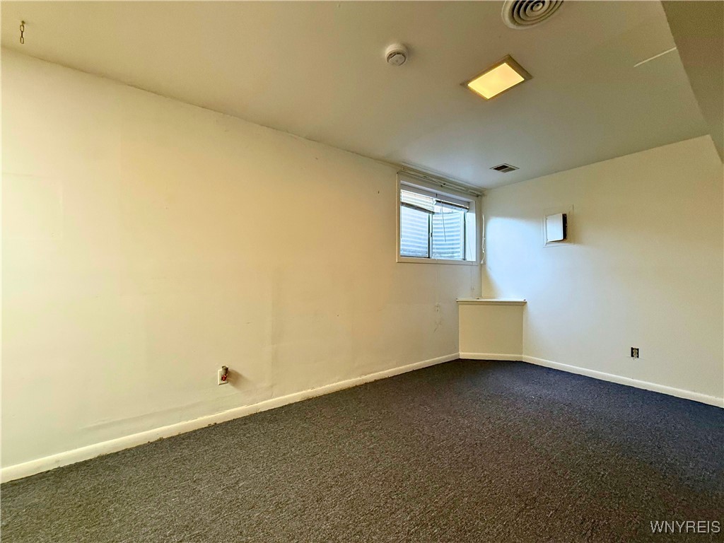 207 Charlesgate Circle Amherst, NY 14051 - Photo 24 of 34