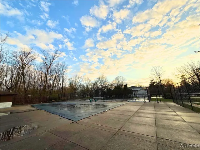 $249,900 | 207 Charlesgate Circle, Amherst, NY 14051